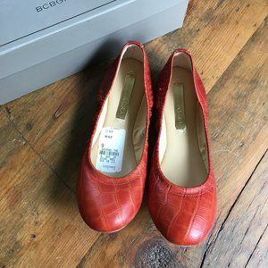 BCBGMAXAZRIA Molly Ballet Flat Women's Size 6 NWT